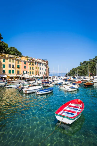 Portofino, Italië - zomer 2016 - uitzicht vanaf de zee — Stockfoto