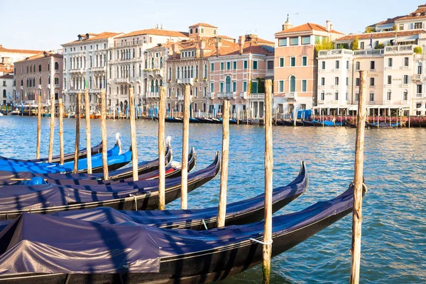 Venedik gondol detay