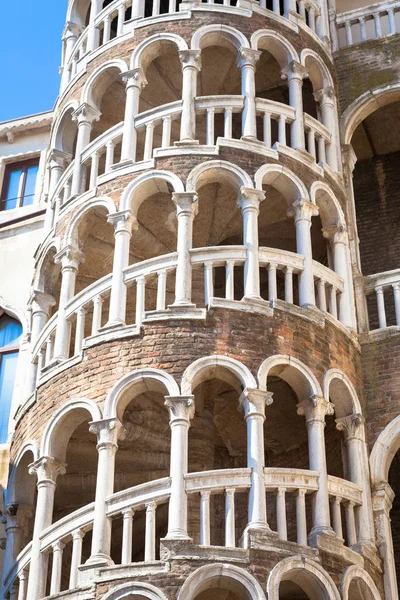 Bovolo schody w Wenecji — Zdjęcie stockowe