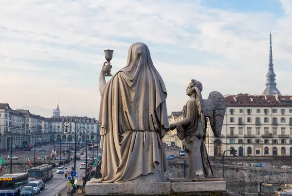 Turin, italien - januar 2016: statue des glaubens — Stockfoto