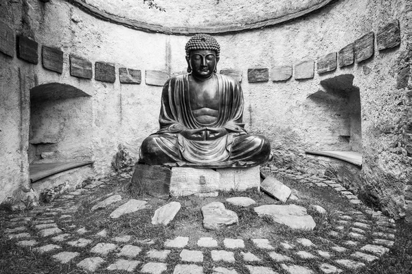 Meditar Estatua de Buda Japonés —  Fotos de Stock