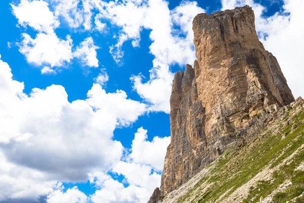 Landmarken av Dolomiterna - Tre Cime di Lavaredo — Stockfoto