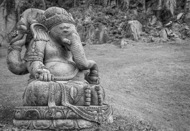 Ganesha heykel bir güzel dağ Bahçe