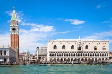 Venice, İtalya - 27 Haziran 2016: San Marco alan turists tam