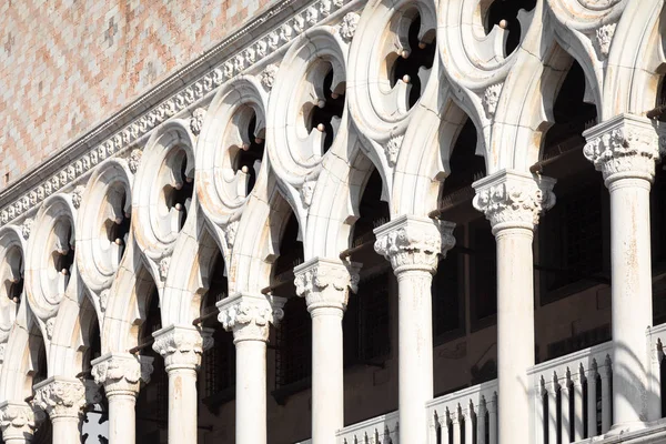 Venice, Italy - Columns perspective — Stock Photo, Image