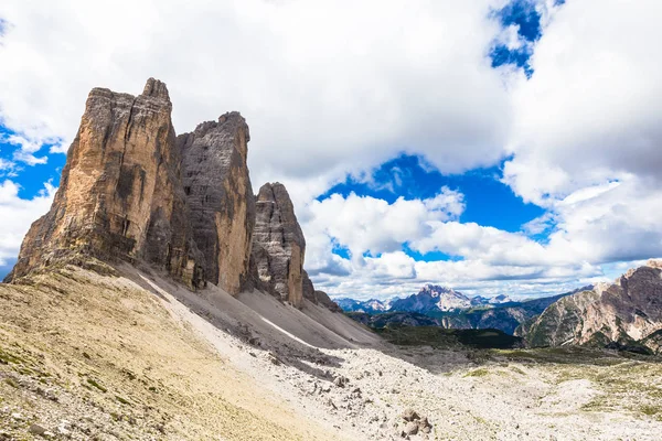 Dolomites-트 레 Cime 디 Lavaredo의 랜드마크 — 스톡 사진