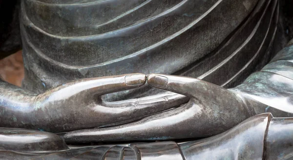 Detail sochy Buddhy s Dhyana poloze ruky, o gesto — Stock fotografie