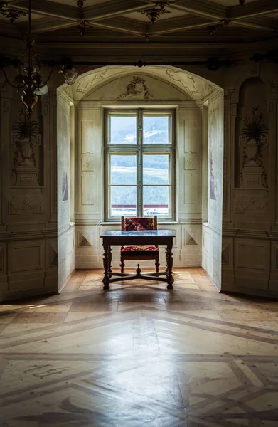 GRESSONEY, ITALIA - 6 de enero: Interior del Castillo de Savoia — Foto de Stock