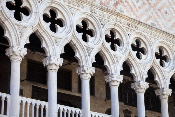 Veneza, Itália perspectiva Colunas — Fotografia de Stock