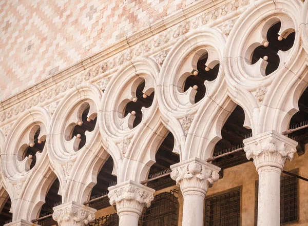 Venedig, Italien - kolumner perspektiv — Stockfoto