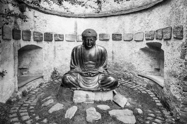 Meditar Estatua de Buda Japonés —  Fotos de Stock