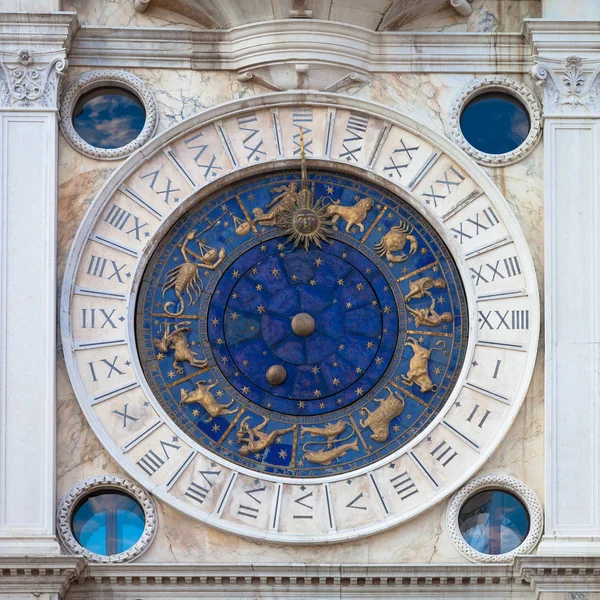 威尼斯，意大利-圣马克钟楼详细 — 图库照片