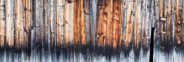 Vecchia porta di legno — Foto Stock