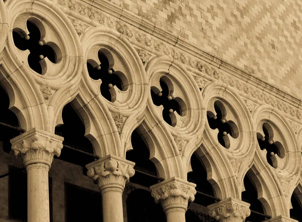 Venecia, Italia - Perspectiva de las columnas — Foto de Stock