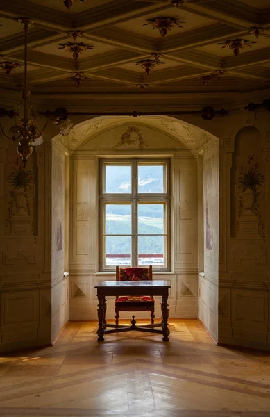 GRESSONEY, ITÁLIA - 6 de janeiro: Interior do Castelo Savoia — Fotografia de Stock