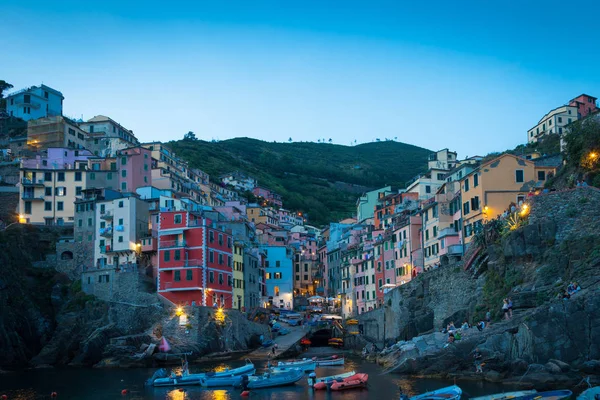 Riomaggiore en Cinque Terre, Italia - Verano 2016 - Sunset Hour —  Fotos de Stock