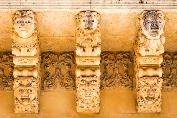 NOTO, ITALIA - Detalle del Balcón Barroco, 1750 — Foto de Stock