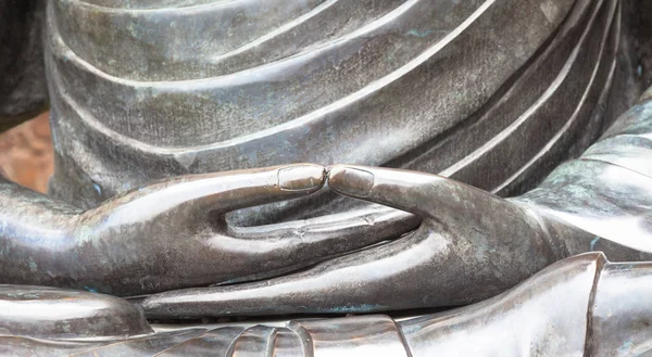 Detail sochy Buddhy s Dhyana poloze ruky, o gesto — Stock fotografie