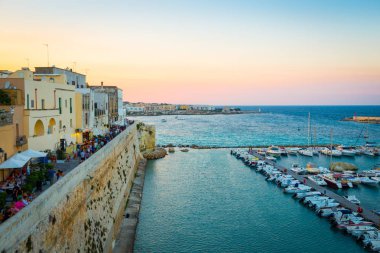 Otranto, İtalya - 23 Ağustos 2017 - panoramik eski t