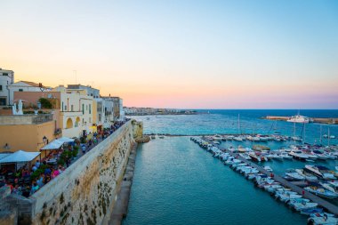 Otranto, İtalya - 23 Ağustos 2017 - panoramik eski t
