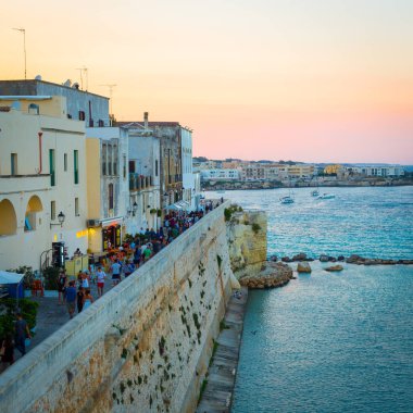Otranto, İtalya - 23 Ağustos 2017 - panoramik eski t