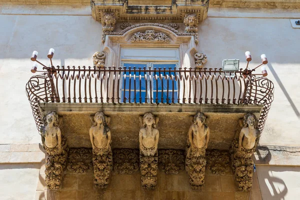 Noto, italien - Detail eines barocken Balkons, 1750 — Stockfoto