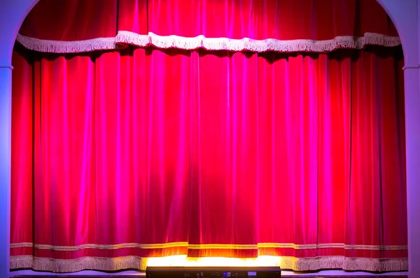 Cortina de teatro en el escenario — Foto de Stock