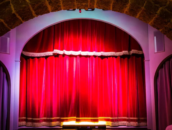 Theatre curtain on stage — Stock Photo, Image