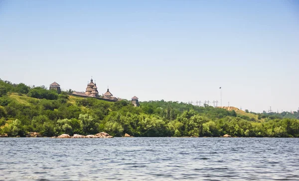 Utsikt över ön Khortytsya från floden Dnepr — Stockfoto