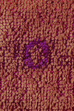 Tuğla rengi Terry. Ortasında bir daire var.