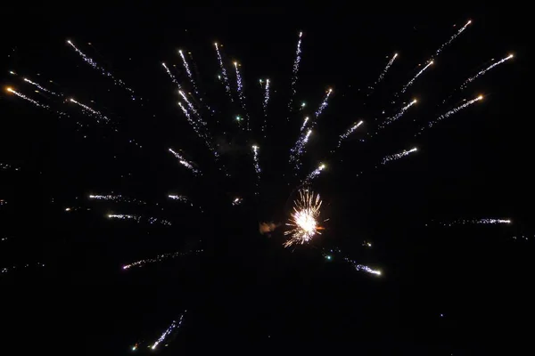 Fogos Artifício Festivos Contra Céu Negro — Fotografia de Stock