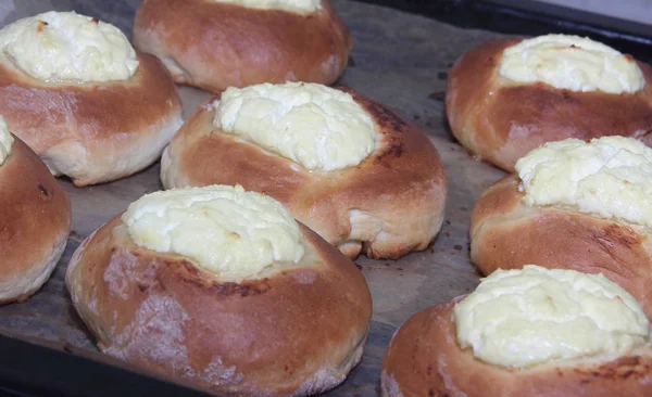 Vatrushka Pão Redondo Com Recheio Queijo Cottage Cozimento Tradicional Cozinha — Fotografia de Stock