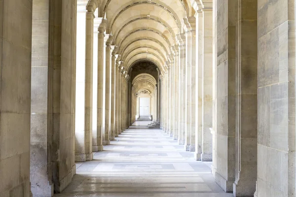 The Louvre Museum and Pyramid. Paris. France. — Stock Photo, Image