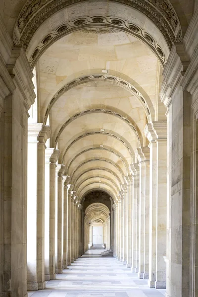 Louvre Musée du Louvre ve piramit. Paris. Fransa.