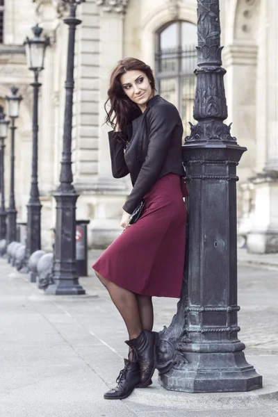 Fashion portrait of young beautiful woman. — Stock Photo, Image