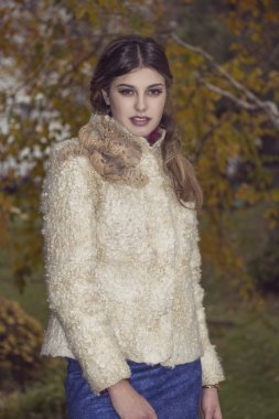 genç güzel kadın moda portre. 