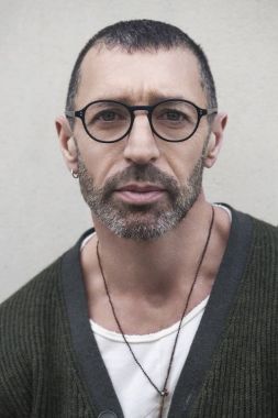 Moda portre zarif bir yakışıklı adamın. 