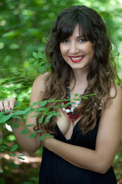 Schöne sexy brünette Mädchen — Stockfoto