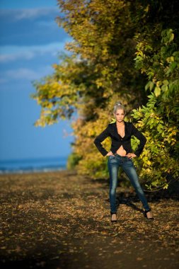 güzel sarışın kız