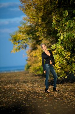 güzel sarışın kız