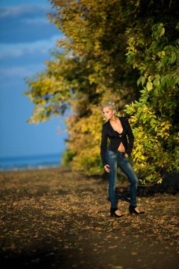 güzel sarışın kız