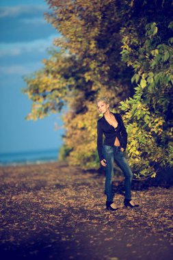 güzel sarışın kız