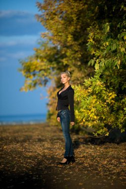 güzel sarışın kız