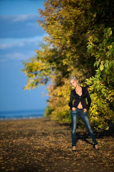 güzel sarışın kız