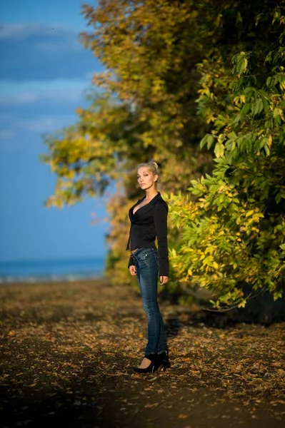 güzel sarışın kız