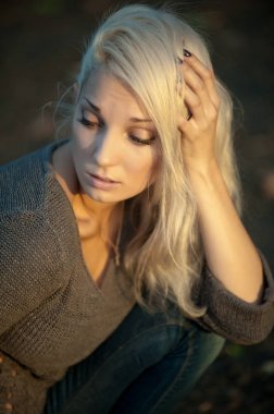 güzel sarışın kız