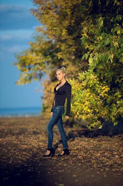 güzel sarışın kız