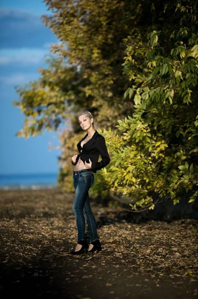 güzel sarışın kız