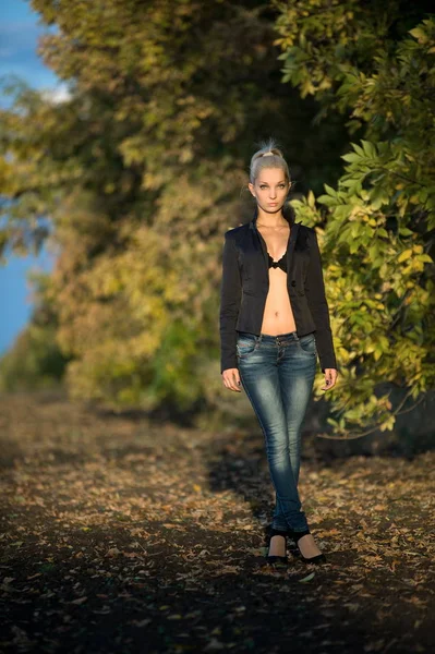 güzel sarışın kız