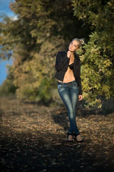 güzel sarışın kız